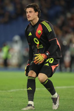 Roma, İtalya 7.12.2024: İtalya futbol şampiyonluğu sırasında Mile Svilar of Roman Serie A Enilive 2024-2025 maçında AS Romanlar ABD Lecce 'ye karşı Roma' daki Stadio Olimpico 'da.