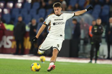 Roma, İtalya 7.12.2024: İtalya Futbol Şampiyonası sırasında Medon Berişa İtalya 'da oynanan Serie A Enilive 2024-2025 karşılaşmasında AS Romanlar ABD Lecce' ye karşı Roma 'da Stadio Olimpico' da oynanan karşılaşma.