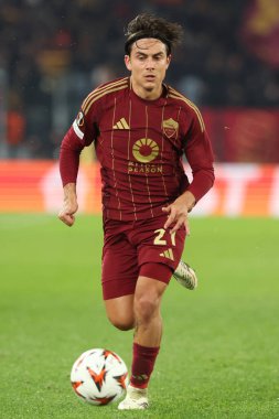 Roma, İtalya 12.12.2024: Uefa Avrupa Ligi 2024-2025, 6. gün Roma 'daki Olimpiyat Stadyumu' nda AS Romanlar SC Braga 'ya karşı oynanan futbol karşılaşması sırasında Romanlardan Paulo Dybala.