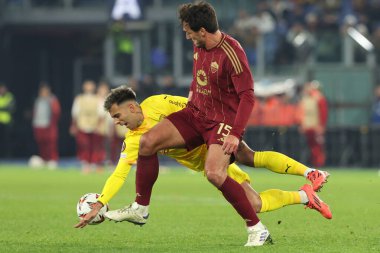 Roma, İtalya 12.12.2024: Braga 'dan Andre Horta, Uefa Avrupa Ligi 2024-2025, 6. gün Roma' daki Olimpiyat Stadyumu 'nda AS Roman SC Braga' ya karşı oynanan futbol karşılaşması sırasında Roman Mats Hummels of Roman.