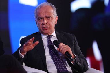 Roma, İtalya 14.12.2024: İtalyan içişleri bakanı Matteo Piantedosi, iktidar partisi Fratelli D 'Italia' nın Roma 'daki Circo Massimo' da düzenlediği siyasi etkinlik sırasında konuştu.