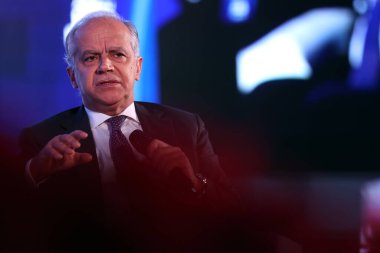 Roma, İtalya 14.12.2024: İtalyan içişleri bakanı Matteo Piantedosi, iktidar partisi Fratelli D 'Italia' nın Roma 'daki Circo Massimo' da düzenlediği siyasi etkinlik sırasında konuştu.