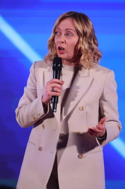 Roma, İtalya 14.12.2024: İtalya Başbakanı Giorgia Meloni, iktidar partisi Fratelli D 'Italia' nın Roma 'daki Circo Massimo' da düzenlediği siyasi etkinlik sırasında konuşma yaptı.