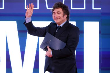 Roma, İtalya 14.12.2024: Arjantin başkanı Javier Milei, iktidar partisi Fratelli D 'Italia' nın Roma 'daki Circo Massimo' da düzenlediği siyasi etkinlik sırasında konuştu.