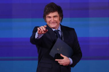 Roma, İtalya 14.12.2024: Arjantin başkanı Javier Milei, iktidar partisi Fratelli D 'Italia' nın Roma 'daki Circo Massimo' da düzenlediği siyasi etkinlik sırasında konuştu.