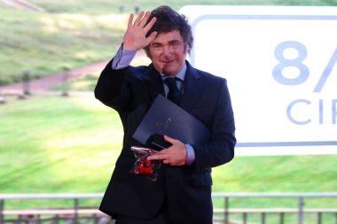 Roma, İtalya 14.12.2024: Arjantin başkanı Javier Milei, iktidar partisi Fratelli D 'Italia' nın Roma 'daki Circo Massimo' da düzenlediği siyasi etkinlik sırasında konuştu.