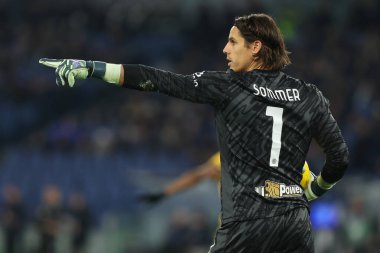 Roma, İtalya 16.12.2024: İtalya Futbol Şampiyonası sırasında İtalya 'dan Yann Sommer Serie A Enilive 2024-2025 Maçı sırasında Roma' daki Stadio Olimpico 'da SS Lazio FC Internazionale' ye karşı 