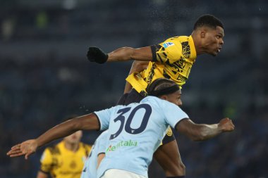 Roma, İtalya 16.12.2024: İtalya 'dan Denzel Dumfries gol attı ve İtalya futbol şampiyonası Serie A Enilive 2024-2025 karşılaşmasında Roma' daki Stadio Olimpico 'da SS Lazio' ya karşı FC Internazionale maçında takımla birlikte kutladı. 