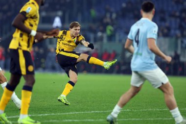 Roma, İtalya 16.12.2024: İtalya 'dan Nicolo Barella gol attı ve İtalya futbol şampiyonası Serie A Enilive 2024-2025 karşılaşmasında Roma' daki Stadio Olimpico 'da SS Lazio' ya karşı FC Internazionale maçında takımla birlikte kutladı. 