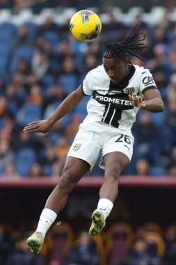 Roma, İtalya 22.12.2024: İtalya Futbol Şampiyonası sırasında Woyo Coulibaly of Parma Serie A Enilive 2024-2025 Roma-Parma Calcio maçında Roma 'daki Stadio Olimpico' da AS Roma - Parma Calcio karşılaşması.