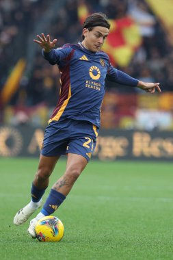 Roma, İtalya 22.12.2024: İtalyan futbolcu Paulo Dybala İtalya Futbol Şampiyonası sırasında Serie A Enilive 2024-2025 AS Roma-Parma Calcio maçında Roma 'daki Stadio Olimpico' da.