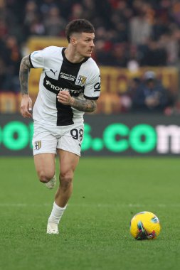 Roma, İtalya 22.12.2024: İtalya Futbol Şampiyonası sırasında Parmalı Dennis Man Serie A Enilive 2024-2025 Roma-Parma Calcio maçında Roma 'da Stadio Olimpico' da.