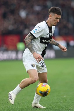 Roma, İtalya 22.12.2024: İtalya Futbol Şampiyonası sırasında Parmalı Dennis Man Serie A Enilive 2024-2025 Roma-Parma Calcio maçında Roma 'da Stadio Olimpico' da.