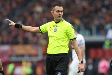 Roma, İtalya 22.12.2024: İtalyan futbol şampiyonluğu sırasında hakem Marco Di Bello Serie A Enilive 2024-2025 maçında AS Romanlar Parma Calcio 'ya karşı Roma' da Stadio Olimpico 'da.