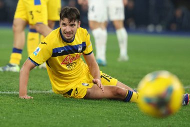 Roma, İtalya 28.12.2024: İtalyan Atalantalı Berat Djimsiti İtalya futbol şampiyonluğu sırasında Serie A Enilive 2024-2025 karşılaşmasında SS Lazio 'ya karşı Atalanta Bergamasca Calcio Roma' daki Stadio Olimpico 'da.