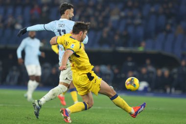 Roma, İtalya 28.12.2024: Lazio 'dan Taty Castellanos, İtalya futbol şampiyonluğu sırasında Atalanta' dan Berat Djimsiti Serie A Enilive 2024-2025 karşılaşmasında SS Lazio, Roma 'daki Stadio Olimpico' da Atalanta Bergamasca Calcio 'ya karşı.