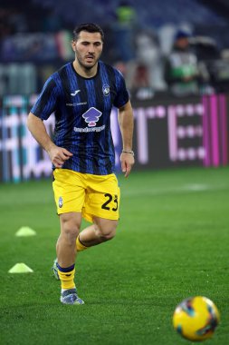 Roma, İtalya 28.12.2024: Atalantalı Sead Kolasinac İtalya futbol şampiyonası öncesinde oynanan ısınma karşılaşmasında Serie A Enilive 2024-2025 SS Lazio 'ya karşı Atalanta Bergamasca Calcio Roma' daki Stadio Olimpico 'da.