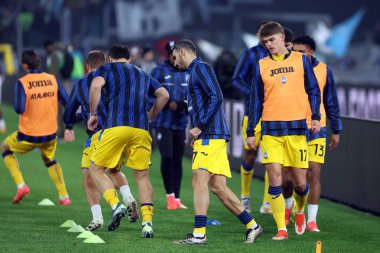 Roma, İtalya 28.12.2024: İtalya Futbol Şampiyonası öncesinde Atalanta oyuncuları Serie A Enilive 2024-2025 karşılaşması öncesinde Atalanta, Roma 'daki Stadio Olimpico' da SS Lazio 'ya karşı Atalanta Bergamasca Calcio.
