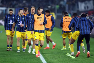 Roma, İtalya 28.12.2024: İtalya Futbol Şampiyonası öncesinde Atalanta oyuncuları Serie A Enilive 2024-2025 karşılaşması öncesinde Atalanta, Roma 'daki Stadio Olimpico' da SS Lazio 'ya karşı Atalanta Bergamasca Calcio.