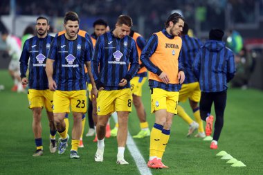 Roma, İtalya 28.12.2024: İtalya Futbol Şampiyonası öncesinde Atalanta oyuncuları Serie A Enilive 2024-2025 karşılaşması öncesinde Atalanta, Roma 'daki Stadio Olimpico' da SS Lazio 'ya karşı Atalanta Bergamasca Calcio.