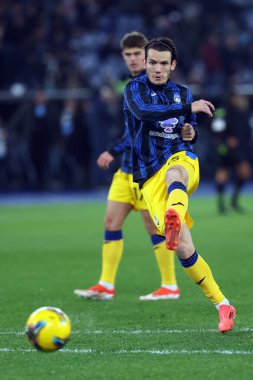 Roma, İtalya 28.12.2024: İtalyan futbol şampiyonası Serie A Enilive 2024-2025 maçından önce Atalanta Bergamasca Calcio 'ya karşı Roma' daki Stadio Olimpico Stadyumu 'nda oynanan ısınma maçında Marten De Roon.