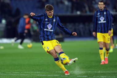 Roma, İtalya 28.12.2024: İtalyan futbol şampiyonası Serie A Enilive 2024-2025 maçından önceki ısınma turunda De Ketelaere (Atalanta) Roma 'daki Stadio Olimpico' da SS Lazio 'ya karşı Atalanta Bergamasca Calcio.