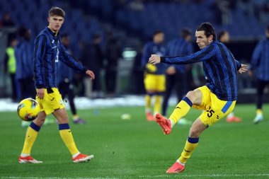 Roma, İtalya 28.12.2024: İtalyan futbol şampiyonası Serie A Enilive 2024-2025 maçından önce Atalanta Bergamasca Calcio 'ya karşı Roma' daki Stadio Olimpico Stadyumu 'nda oynanan ısınma maçında Marten De Roon.