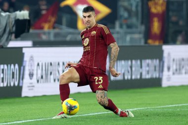 Roma, İtalya 05.01.2025: İtalyan futbol şampiyonluğu sırasında Romalı Gianluca Mancini Serie A Enilive 2024-2025 Roma-SS Lazio karşılaşmasında Roma 'daki Stadio Olimpico' da SS Lazio 'ya karşı.