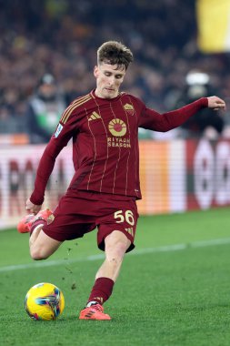 Roma, İtalya 05.01.2025: İtalyan futbolcu Alexis Saelemaekers İtalya Futbol Şampiyonası sırasında Serie A Enilive 2024-2025 AS Romanlar SS Lazio 'ya karşı Roma' daki Stadio Olimpico maçında.