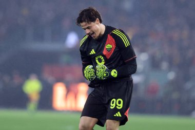 Roma, İtalya 05.01.2025: Roma Mil Svilar İtalya futbol şampiyonası Serie A Enilive 2024-2025 Roma 'daki Stadio Olimpico' da AS Romanlar SS Lazio 'ya karşı oynanan karşılaşmada zaferi kutladı.