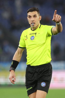 Roma, İtalya 10.01.2025: İtalya Futbol Şampiyonası sırasında hakem Paride Tremolada Serie A Enilive 2024-2025 Maç SS Lazio Como 1907 Roma 'daki Stadio Olimpico' da.