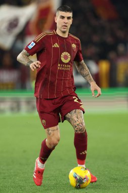 Roma, İtalya 17.01.2025: İtalyan futbol şampiyonluğu sırasında Roma 'dan Gianluca Mancini İtalya' dan Serie A Enilive 2024-2025 karşılaşmasında Roma 'daki Stadio Olimpico' da AS Romanlar Cenova CFC 'ye karşı.