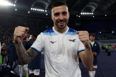 Roma, İtalya 23.01.2025: Lazio 'lu Mario Gila, Uefa Avrupa Ligi 2024-2025, 7. gün, Roma' daki Olimpiyat Stadyumu 'nda SS Lazio ile Real Sociedad de Futbol arasında oynanan futbol karşılaşmasının zaferini kutladı..