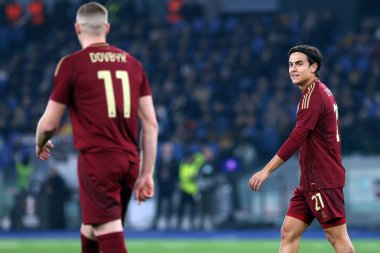 Roma, İtalya 30.01.2025: Roman Artem Dovbyk, Uefa Avrupa Ligi 2024-2025 döneminde Roman Paulo Dybala, Roma 'daki Olimpiyat Stadyumu' nda AS Roman Eintracht Frankfurt 'a karşı oynanan futbol karşılaşması.