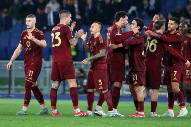 Roma, İtalya 30.01.2025: Roman Angelino Uefa Avrupa Ligi 2024-2025, AS Roman Eintracht Frankfurt 'a karşı Roma Olimpiyat Stadyumu' nda oynanan futbol karşılaşmasında golü attı ve takımla birlikte kutladı..