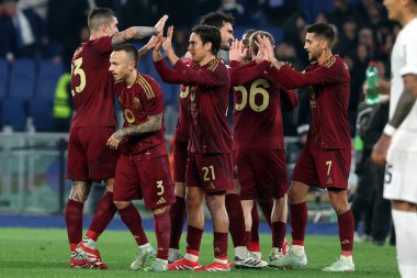 Roma, İtalya 30.01.2025: Roman Angelino Uefa Avrupa Ligi 2024-2025, AS Roman Eintracht Frankfurt 'a karşı Roma Olimpiyat Stadyumu' nda oynanan futbol karşılaşmasında golü attı ve takımla birlikte kutladı..