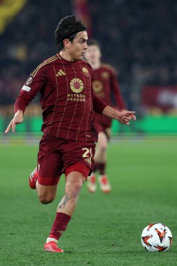 Roma, İtalya 30.01.2025: Uefa Avrupa Ligi 2024-2025 döneminde Romanlardan Paulo Dybala, AS Roman Eintracht Frankfurt 'a karşı Roma Olimpiyat Stadyumu' nda oynanan futbol karşılaşması.