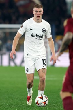 Roma, İtalya 30.01.2025: Uefa Avrupa Ligi 2024-2025 yıllarında Eintracht Frankfurt 'tan Rasmus Kristensen, AS Roman Eintracht Frankfurt' a karşı Roma Olimpiyat Stadyumu 'nda oynanan futbol karşılaşması.