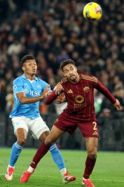 Roma, İtalya 02.02.2025: Napoli 'den David Neres Campos, İtalya futbol şampiyonası sırasında Roma' dan Devyne Rensch Serie A Enilive 2024-2025 Roma-SSC Napoli karşılaşması 2 Şubat 2025 'te Roma' daki Stadio Olimpico 'da.
