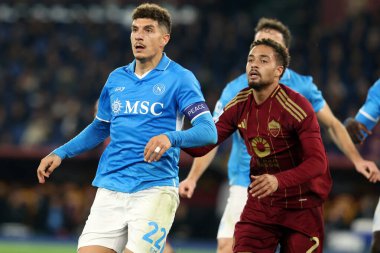 Roma, İtalya 02.02.2025: Napoli 'den Giovanni Di Lorenzo, İtalya futbol şampiyonluğu sırasında Roma' dan Devyne Rensch Serie A Enilive 2024-2025 Roma-SSC Napoli karşılaşması 2 Şubat 2025 'te Roma' daki Stadio Olimpico 'da.