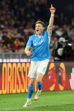 Roma, İtalya 02.02.2025: Napoli 'li Scott Mctominay İtalya Futbol Şampiyonası sırasında Serie A Enilive 2024-2025 AS Roma-SSC Napoli maçında 2 Şubat 2025' te Roma 'da Stadio Olimpico' da.