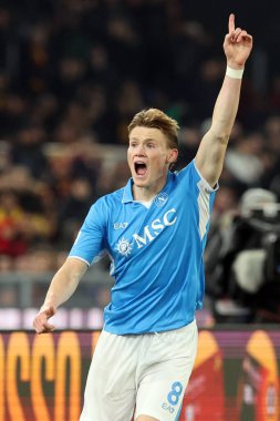 Roma, İtalya 02.02.2025: Napoli 'li Scott Mctominay İtalya Futbol Şampiyonası sırasında Serie A Enilive 2024-2025 AS Roma-SSC Napoli maçında 2 Şubat 2025' te Roma 'da Stadio Olimpico' da.
