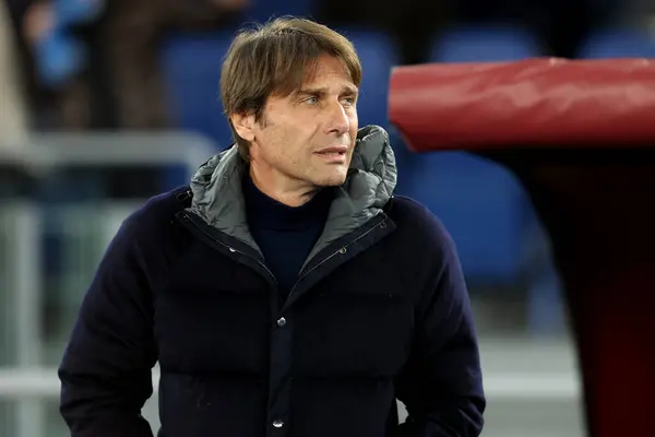 Roma, İtalya 02.02.2025: İtalya Futbol Şampiyonası sırasında Antonio Conte 'nin Napoli teknik direktörü Serie A Enilive 2024-2025 maçında AS Romanlar SSC Napoli' ye karşı Roma 'daki Stadio Olimpico' da 2 Şubat 2025.