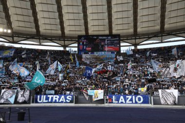 Roma, İtalya 9.02.2025: İtalyan futbol şampiyonası sırasında Lazio taraftarları Curva Nord Serie A Enilive 2024-2025 karşılaşmasında SS Lazio, Roma 'daki Stadio Olimpico' da AC Monza 'ya karşı