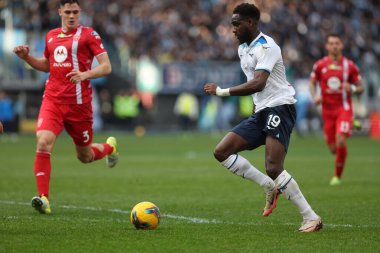 Roma, İtalya 9.02.2025: İtalyan futbolcu Boulaye Dia İtalya Futbol Şampiyonası sırasında Serie A Enilive 2024-2025 karşılaşmasında SS Lazio, Roma 'daki Stadio Olimpico' da AC Monza 'ya karşı.