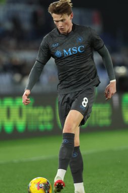 Roma, İtalya 15.02.2025: İtalyan futbol şampiyonluğu sırasında Napoli 'li Scott Mctominay Serie A Enilive 2024-2025 karşılaşmasında SSC Napoli' ye karşı Roma Olimpiyat Stadyumu 'nda SS Lazio.