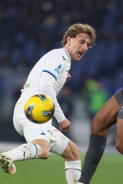 Roma, İtalya 15.02.2025: İtalyan futbolcu Nicolo Rovella İtalya Futbol Şampiyonası Serie A Enilive 2024-2025 karşılaşmasında SSC Napoli 'ye karşı Roma Olimpiyat Stadyumu' nda SS Lazio.