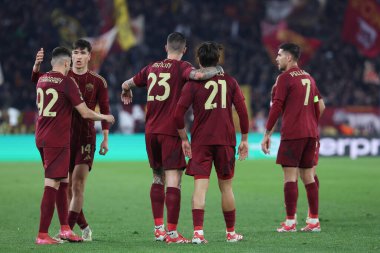 Roma, İtalya 20.02.2025: Roman Paulo Dybala 1-1 gol attı ve Uefa Avrupa Ligi 2024-2025 futbol karşılaşması, play-off, AS Romanlar FC Porto 'ya karşı Roma' daki Olimpiyat stadyumunda oynanan karşılaşmayı takımla birlikte kutladı..