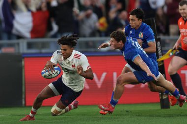 Roma, İtalya - 23.02.2025: Fransız Theo Attissogbe, İtalya ile Fransa arasında Olimpiyat Stadyumu 'nda oynanan Guinness Altı Milletler 2025 karşılaşmasında gol attı..