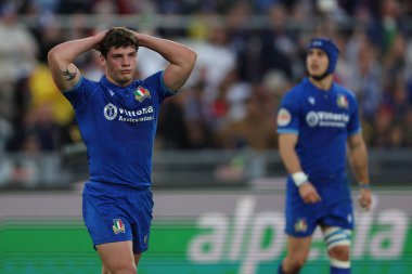 Roma, İtalya - 23.02.2025: İtalyan Alessandro Garbisi 'yi Guinness Altı Milletler 2025 Olimpiyat Stadyumu' nda İtalya ile Fransa arasında oynanan karşılaşmada hayal kırıklığına uğrattı..